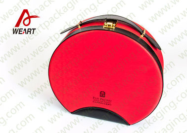 Porcellana Scatola rotonda rossa su misura dell'organizzatore di trucco, borsa cosmetica del sacchetto della maniglia di cuoio fornitore